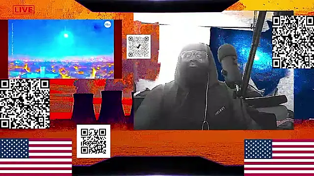 Snapshot of RussellTaylorLacy chatting on 05-15-26, 06:26 RussellTaylorLacy online show from 05-15-26, 06:26