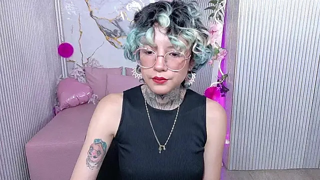 Snapshot of Lyra_tay chatting on 07-12-26, 01:35 Lyra tay online show from 07-12-26, 01:35