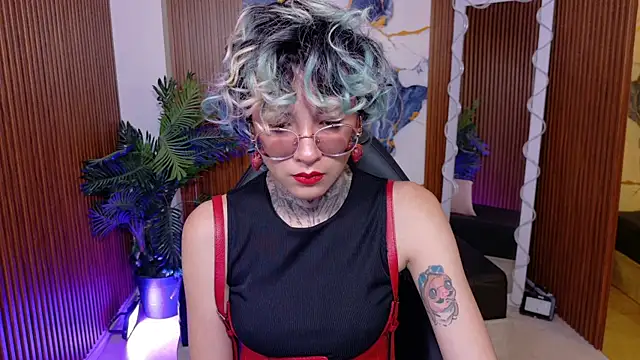 Snapshot of Lyra_tay chatting on 07-18-26, 07:06 Lyra tay online show from 07-18-26, 07:06