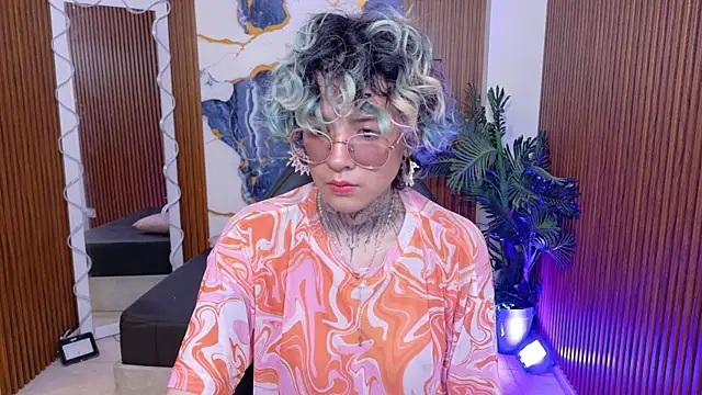Snapshot of Lyra_tay chatting on 07-24-26, 07:01 Lyra tay online show from 07-24-26, 07:01