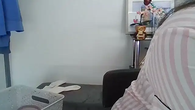 StaceyXOXO online show from 03-31-26, 02:17