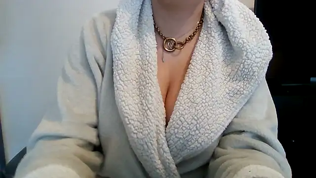 StaceyXOXO online show from 04-11-26, 10:30