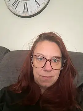 Snapshot of Cara-CurvyUK chatting on 03-03-26, 12:33 Cara-CurvyUK online show from 03-03-26, 12:33