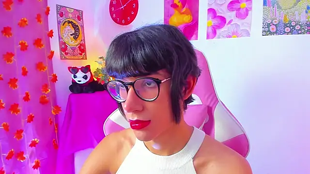 Madeline 21 online show from 03-18-26, 05:10