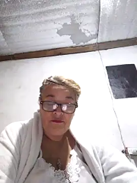 momismilf544 online show from 04-26-26, 05:16