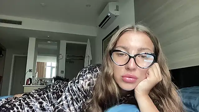 Kit kata online show from 04-13-26, 11:43