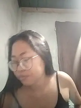 Snapshot of angelpinay44 chatting on 06-25-26, 03:27 angelpinay44 online show from 06-25-26, 03:27