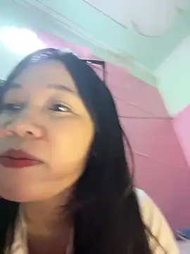 Snapshot of Leeeeiu chatting on 04-23-26, 03:14 Leeeeiu online show from 04-23-26, 03:14