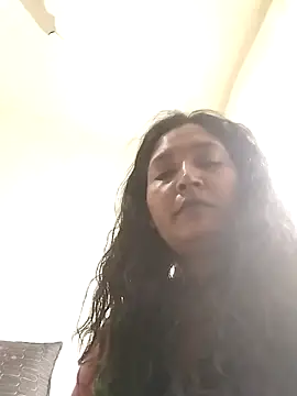 Snapshot of mysteriousgal031 chatting on 03-02-26, 10:44 mysteriousgal031 online show from 03-02-26, 10:44