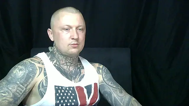 Snapshot of devilWithTats chatting on 06-18-26, 04:44 devilWithTats online show from 06-18-26, 04:44