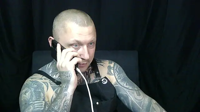 Snapshot of devilWithTats chatting on 06-20-26, 09:12 devilWithTats online show from 06-20-26, 09:12