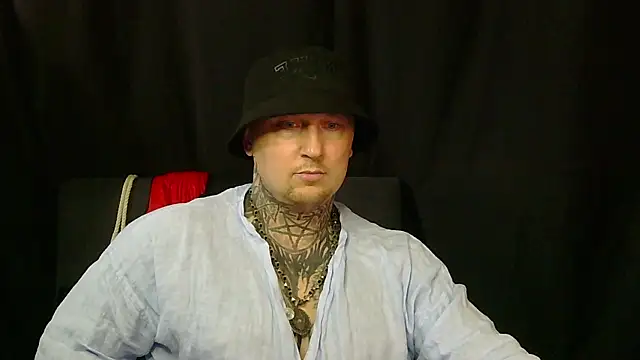 Snapshot of devilWithTats chatting on 07-13-26, 01:58 devilWithTats online show from 07-13-26, 01:58