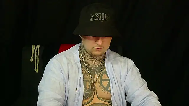 Snapshot of devilWithTats chatting on 07-26-26, 07:48 devilWithTats online show from 07-26-26, 07:48
