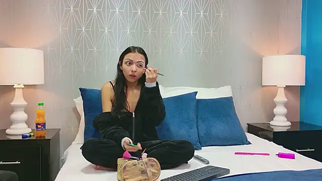 CherryAndDax online show from 05-19-26, 01:17