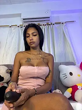 Snapshot of Antonella-smitt chatting on 04-27-26, 12:47 Antonella-smitt online show from 04-27-26, 12:47