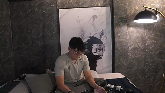 Mia and Belmonth online show from 04-09-26, 07:08