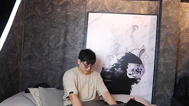 Mia and Belmonth online show from 04-11-26, 06:56