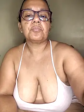 Roxy 77 online show from 03-25-26, 11:38