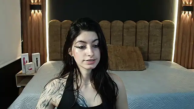 Snapshot of AmbarLee_ chatting on 06-14-26, 12:07 AmbarLee online show from 06-14-26, 12:07