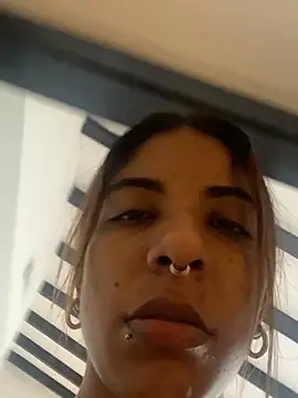 Snapshot of VioletaHills_ chatting on 05-12-26, 12:35 VioletaHills online show from 05-12-26, 12:35