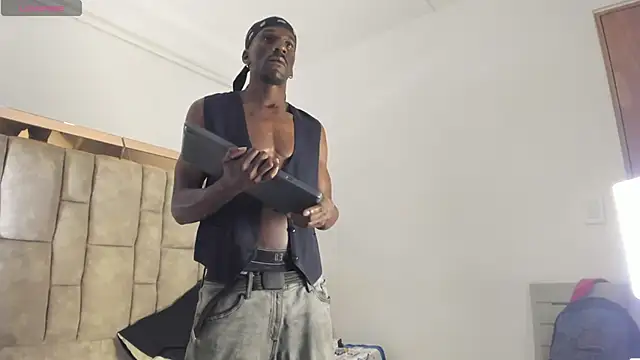 Titan Moreno  online show from 04-04-26, 12:13