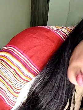Snapshot of HoT_LiiiNa chatting on 06-20-26, 11:18 HoT LiiiNa online show from 06-20-26, 11:18