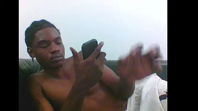 Snapshot of charles_king chatting on 06-17-26, 05:21 charles king online show from 06-17-26, 05:21