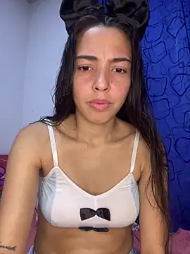 Snapshot of allyson-cute03 chatting on 04-21-26, 01:39 allyson-cute03 online show from 04-21-26, 01:39