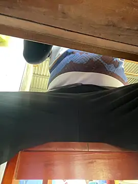 hoang15075 online show from 03-12-26, 12:06