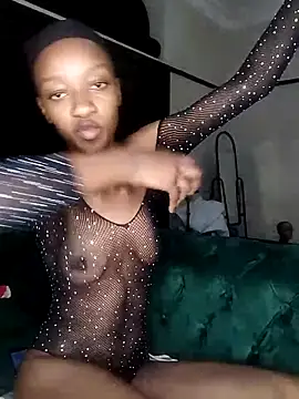 Snapshot of Latoya01 chatting on 04-18-26, 06:23 Latoya01 online show from 04-18-26, 06:23
