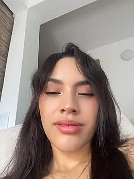 Mia-villalobos online show from 05-21-26, 01:29