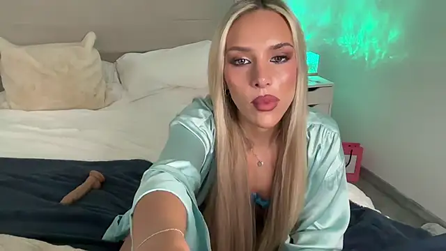 Naughtyblondex online show from 06-03-26, 06:57