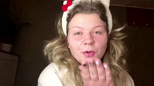 YoungAlina online show from 04-21-26, 08:44