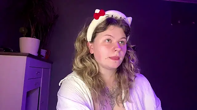 YoungAlina online show from 05-22-26, 10:37