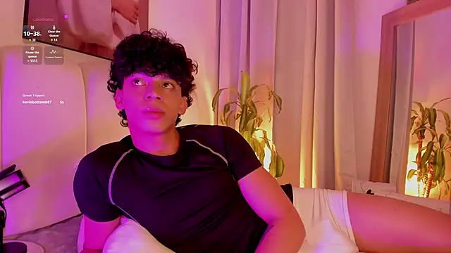 Snapshot of TaylerWhitelll chatting on 03-04-26, 01:55 TaylerWhitelll online show from 03-04-26, 01:55