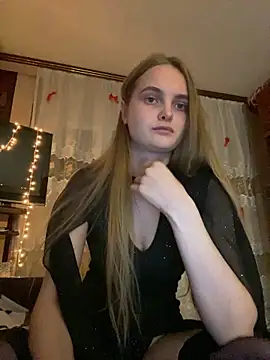 LunaVey online show from 05-26-26, 06:26