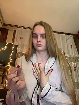 LunaVey online show from 06-05-26, 06:24