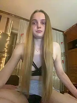 LunaVey online show from 07-03-26, 07:42