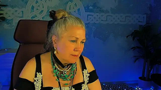 Snapshot of LilaMaharani chatting on 05-21-26, 12:56 LilaMaharani online show from 05-21-26, 12:56