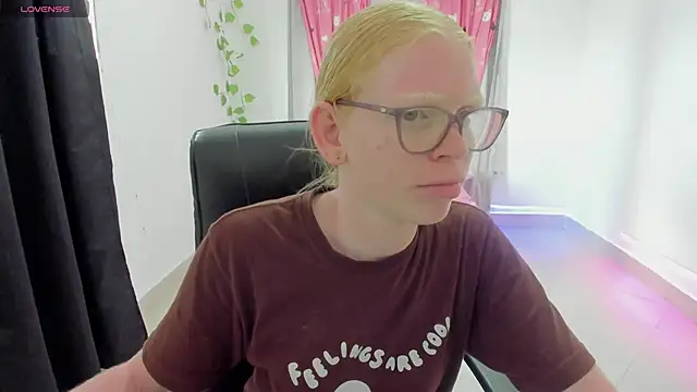 Albingirl online show from 04-11-26, 08:24