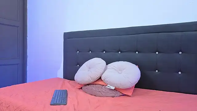 cute sofiii online show from 04-30-26, 01:17