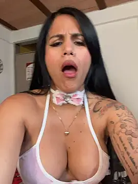 Snapshot of Maracuchitam chatting on 05-10-26, 02:11 Maracuchitam online show from 05-10-26, 02:11