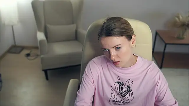 Snapshot of RivkaWarfel chatting on 03-02-26, 09:16 RivkaWarfel online show from 03-02-26, 09:16