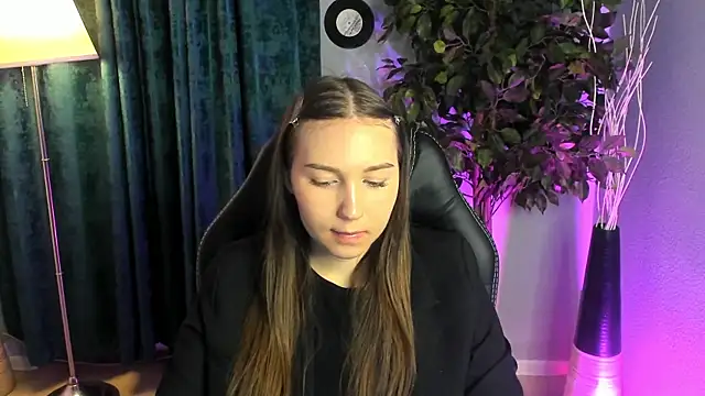 OliviaLang online show from 03-24-26, 11:04