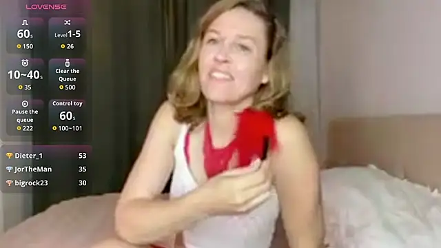 Snapshot of Lizacams chatting on 05-30-26, 04:37 Lizacams online show from 05-30-26, 04:37