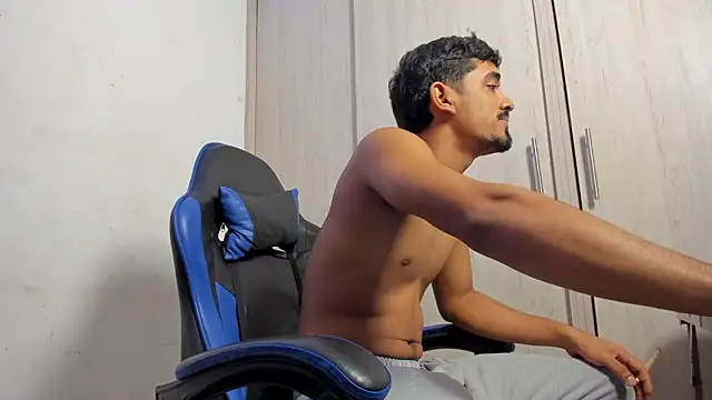 jossi12345j online show from 03-04-26, 02:56