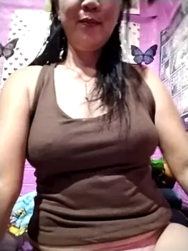 Snapshot of sweet_lyn2025 chatting on 04-20-26, 03:20 sweet lyn2025 online show from 04-20-26, 03:20