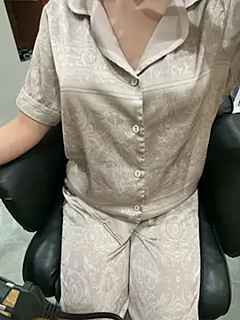 Snapshot of MiuLuxe chatting on 03-02-26, 12:34 MiuLuxe online show from 03-02-26, 12:34