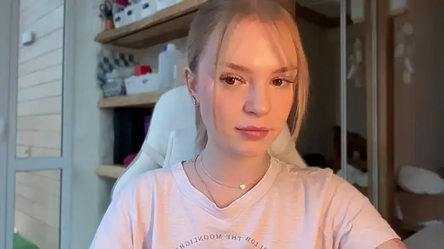 cyberl0ve  online show from 04-24-26, 03:25