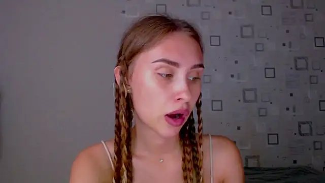Snapshot of yourameliaa chatting on 06-18-26, 06:01 yourameliaa online show from 06-18-26, 06:01